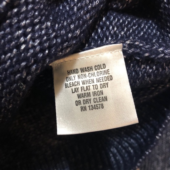 Vineyard Vines Sweater - Picture 2 of 5